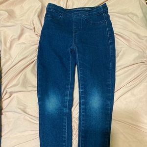 Levi Jeans girls size 6 regular